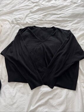 Jenni Kayne Black V-Neck Lightweight Sweater
